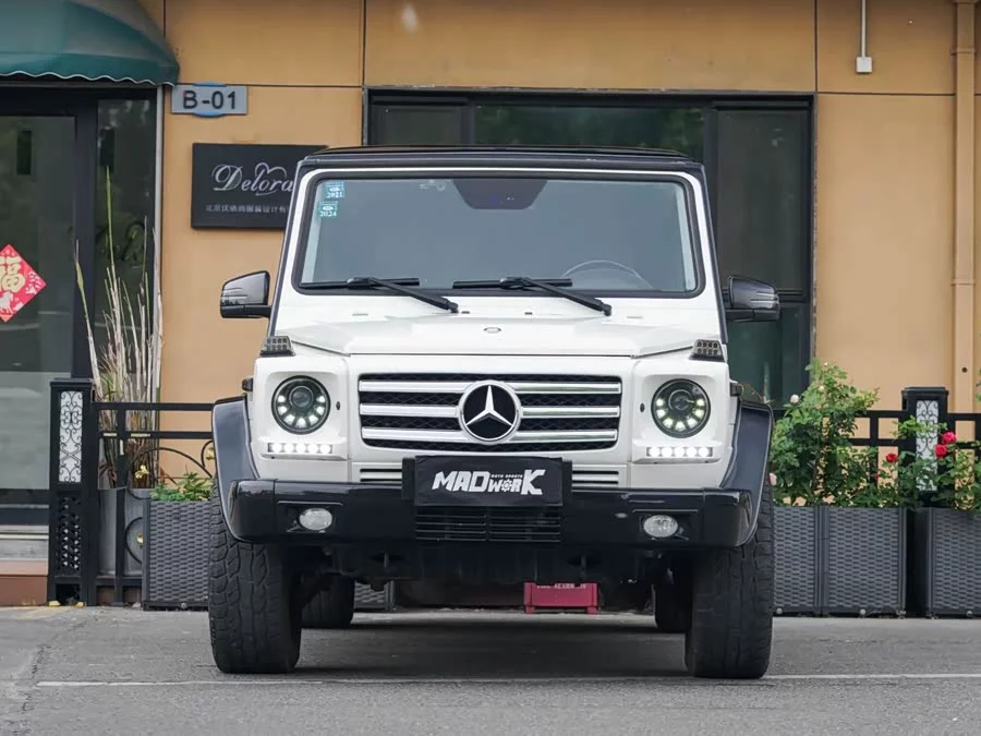 Mercedes Benz G-rated