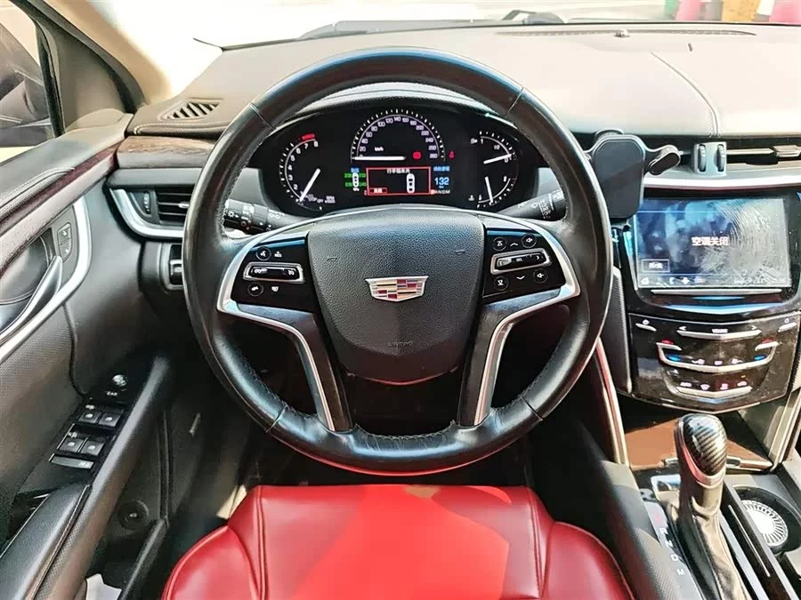 Cadillac XTS