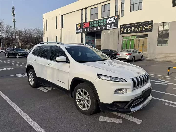 Jeep Cherokee