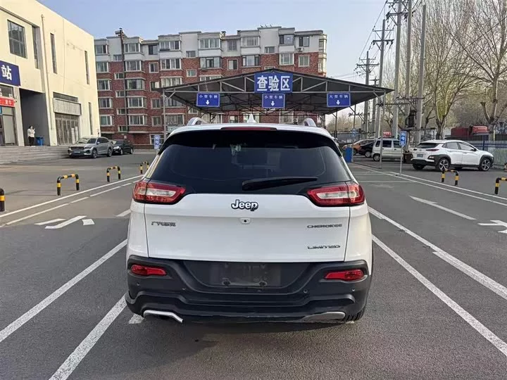 Jeep Cherokee