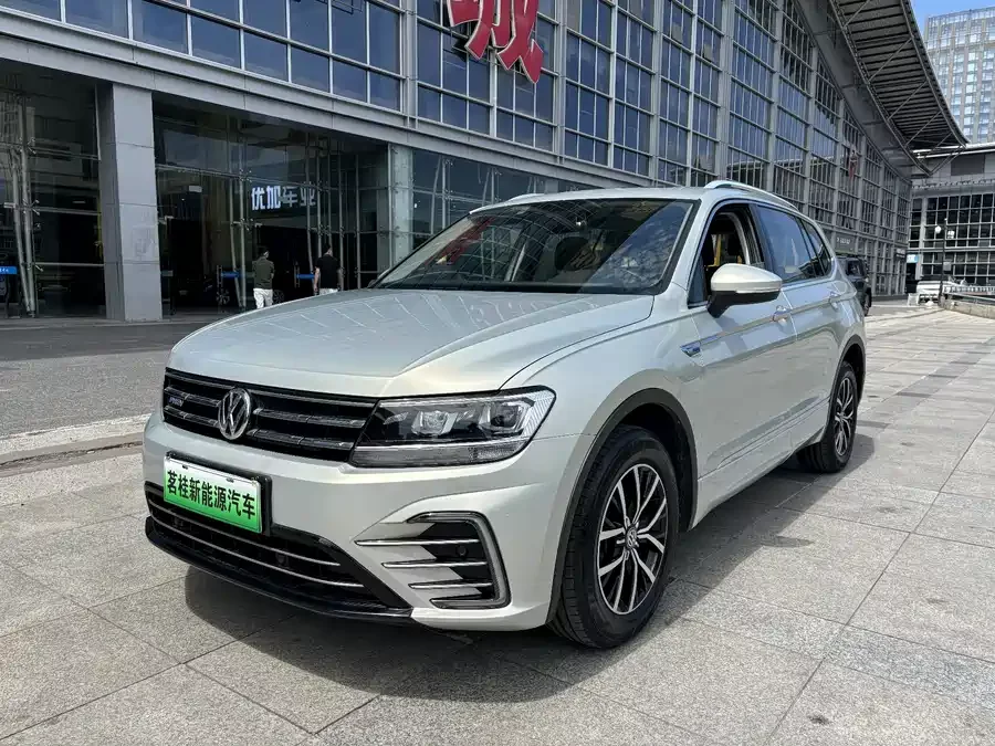 Volkswagen Tiguan L plug-in hybrid