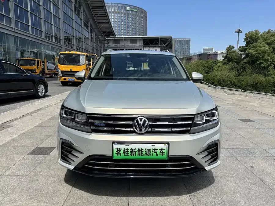 Volkswagen Tiguan L plug-in hybrid