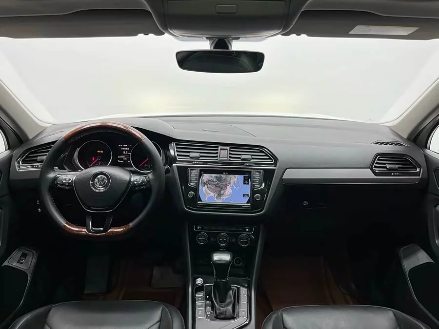 Volkswagen Tiguan L