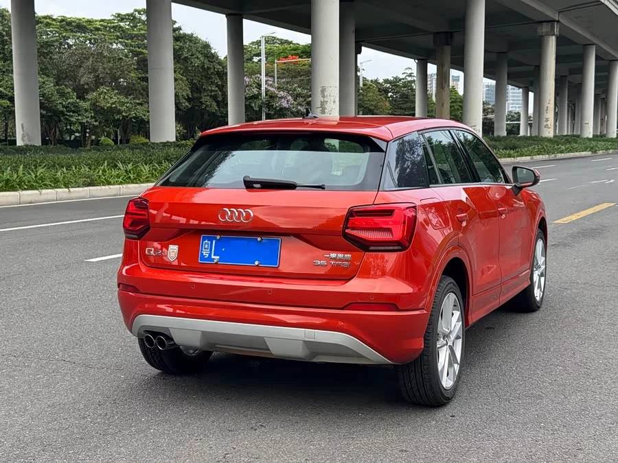 Audi Q2L