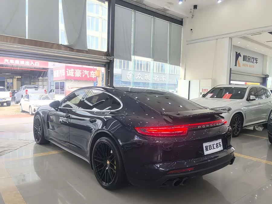 Porsche Panamera