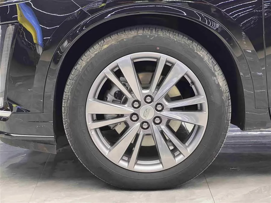 Cadillac XT6