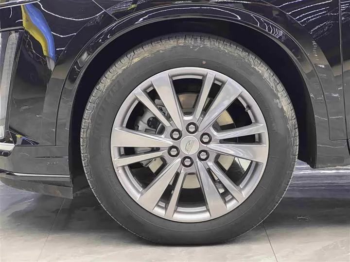 Cadillac XT6