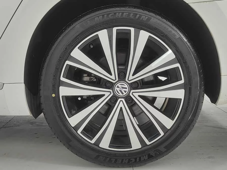 Volkswagen FAW- CC