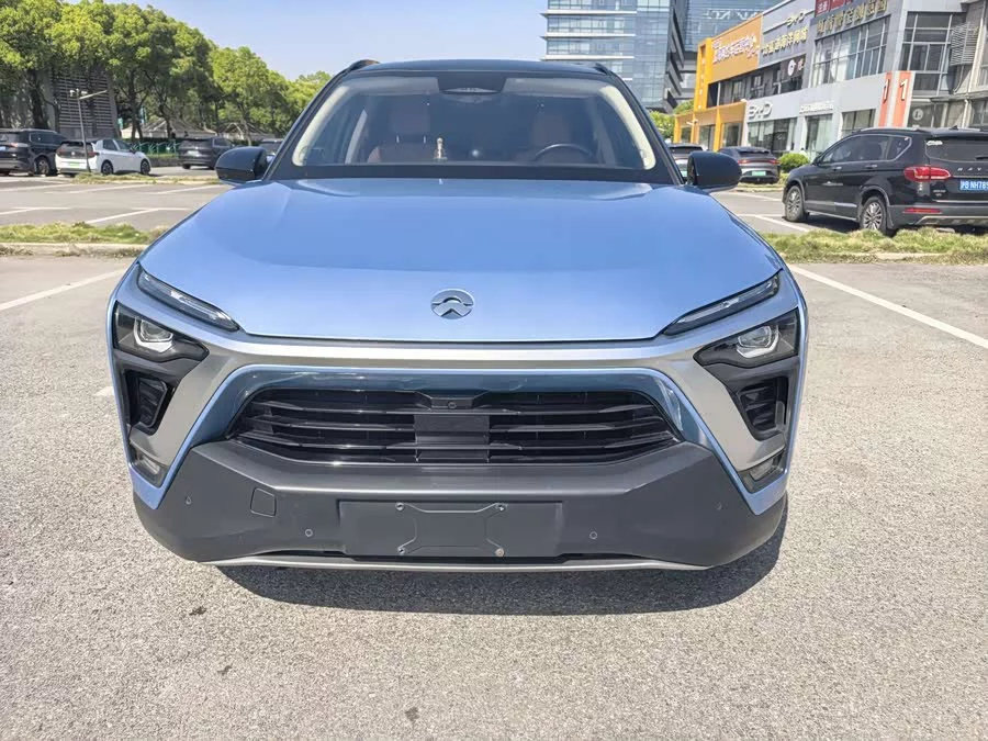 NIO ES8