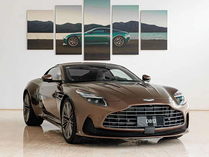 Aston Martin DB12