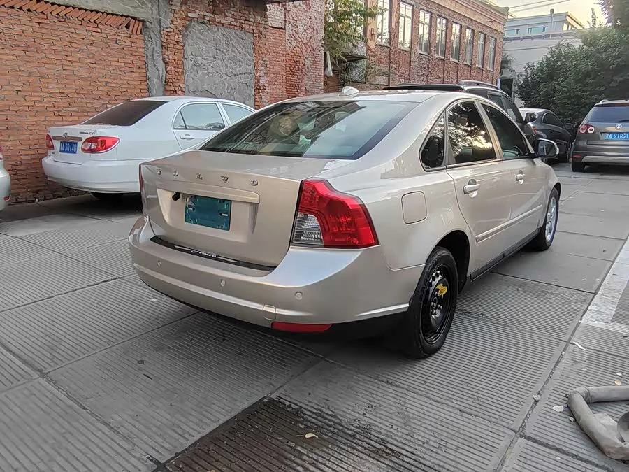 Volvo S40