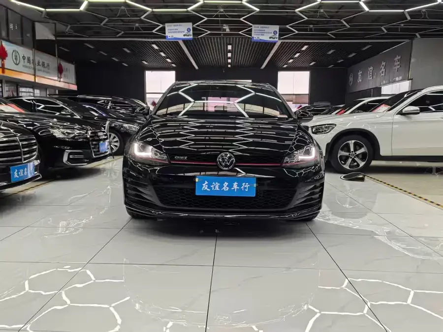 Volkswagen Golf GTI