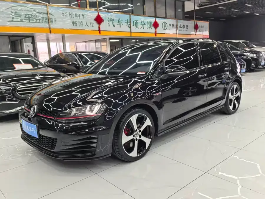 Volkswagen Golf GTI
