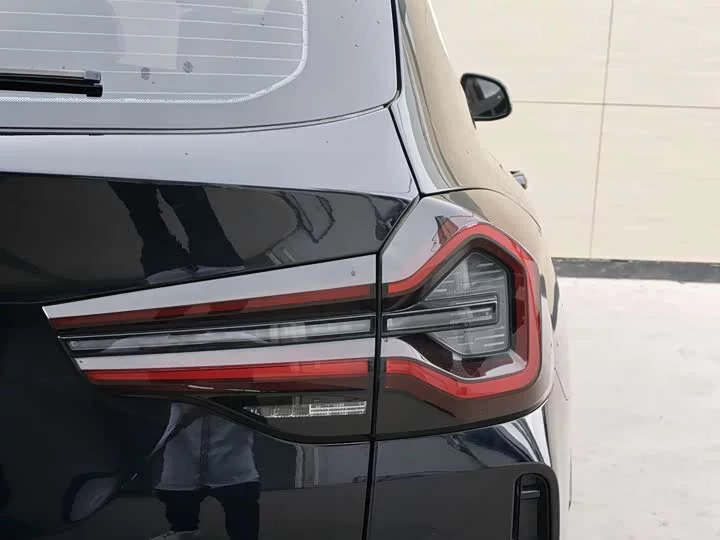 BMW iX3