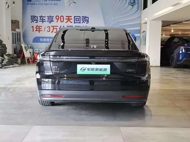 NIO ET7