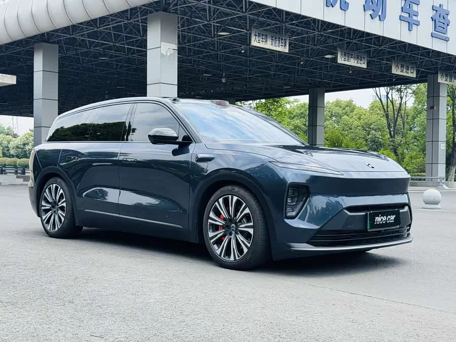NIO ES8