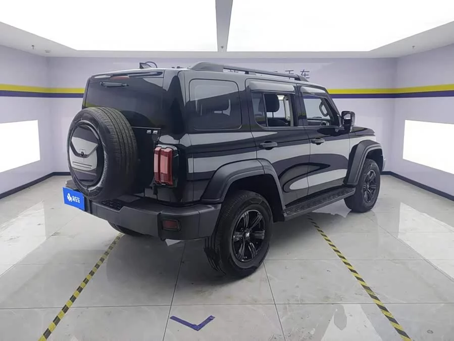 TANK 300