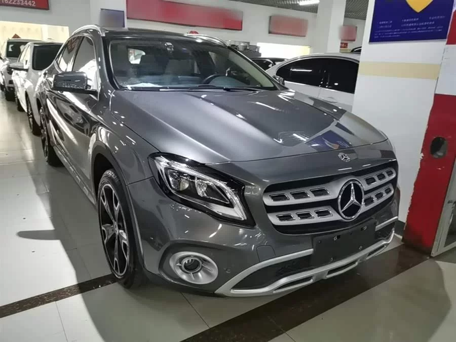 Mercedes Benz GLA