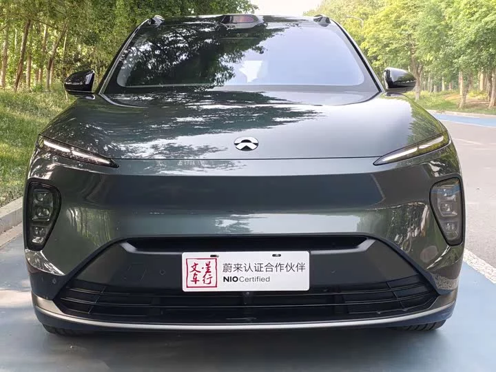 NIO ES8