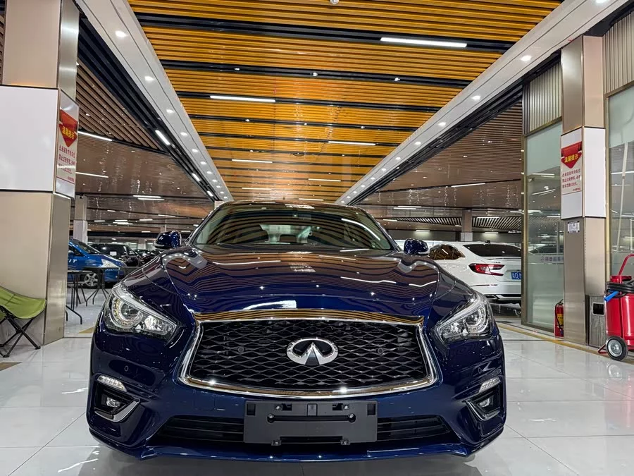 Infiniti Q50L