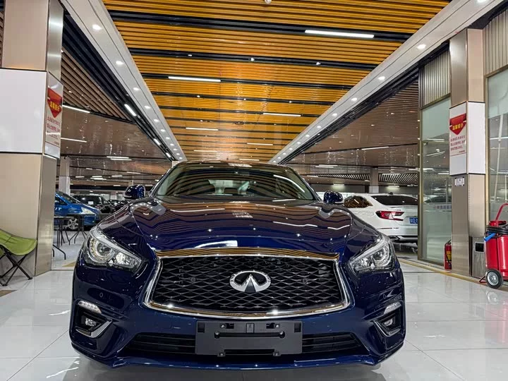 Infiniti Q50L