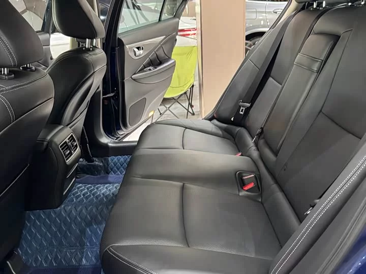 Infiniti Q50L