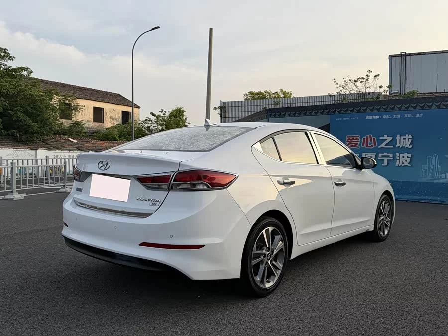 Hyundai elantra