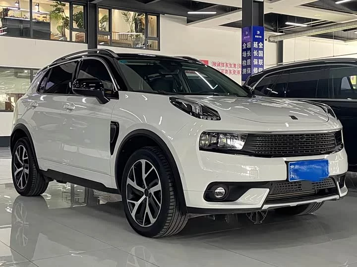 Lynk & Co 01