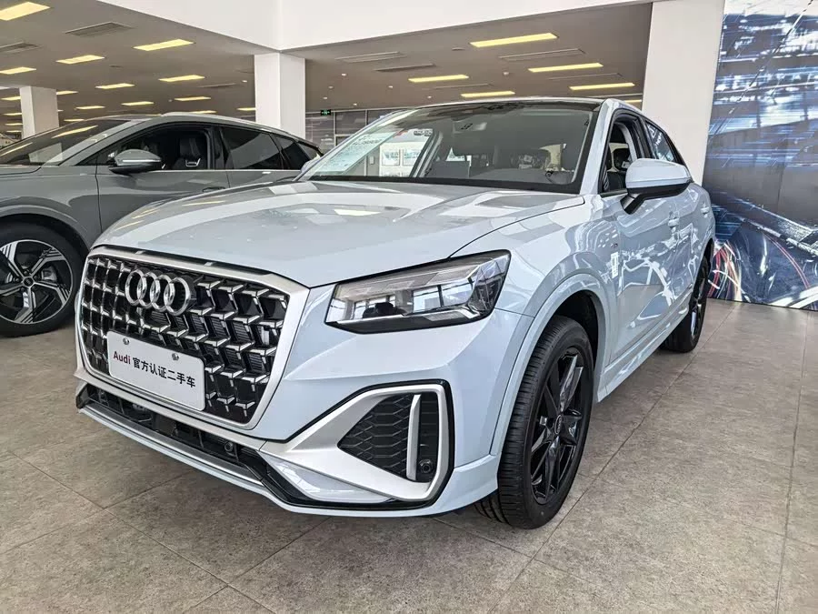 Audi Q2L