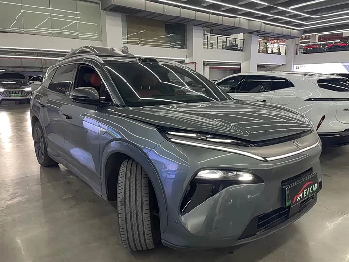 BYD Tang L