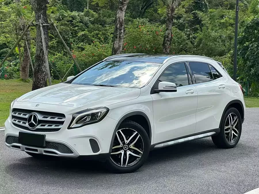 Mercedes Benz GLA