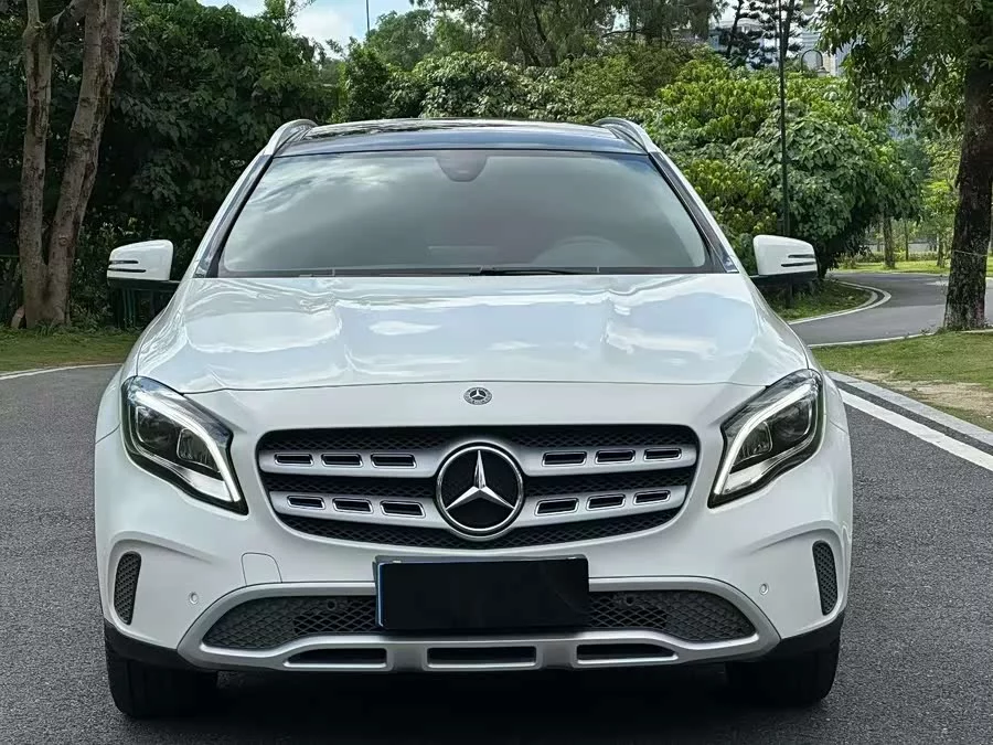 Mercedes Benz GLA