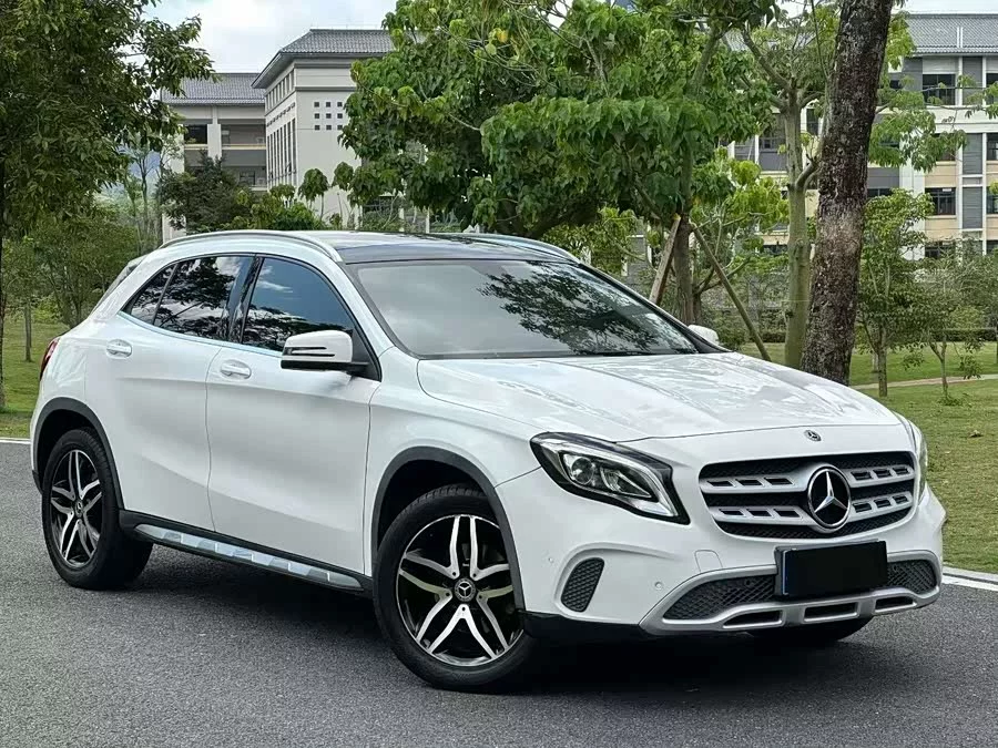 Mercedes Benz GLA