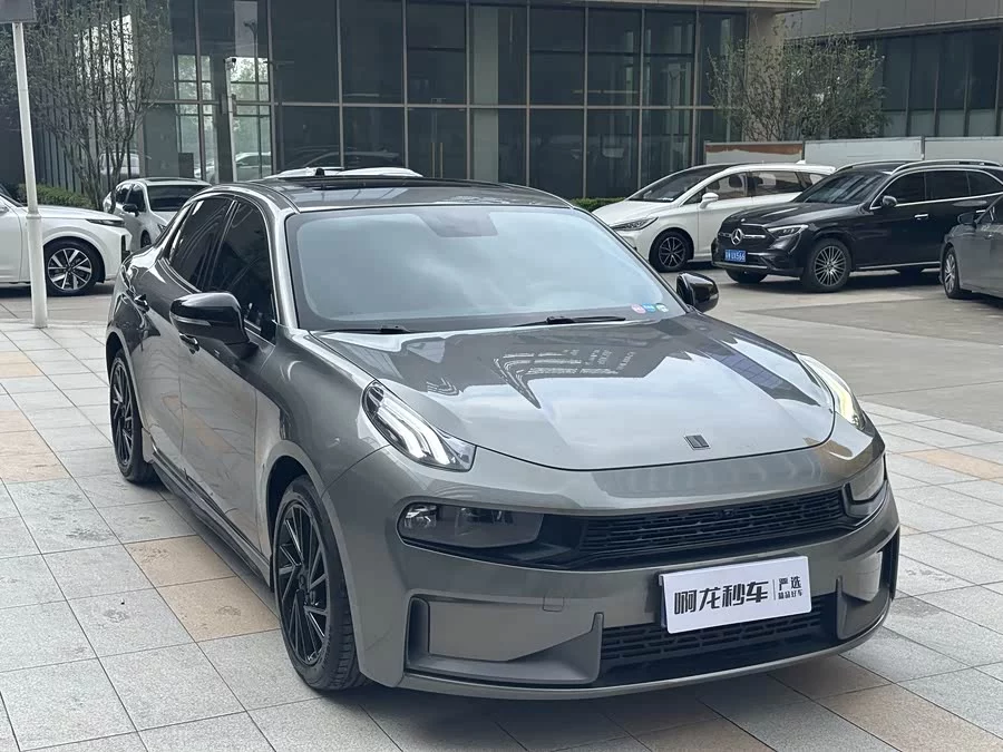 Lynk & Co 03