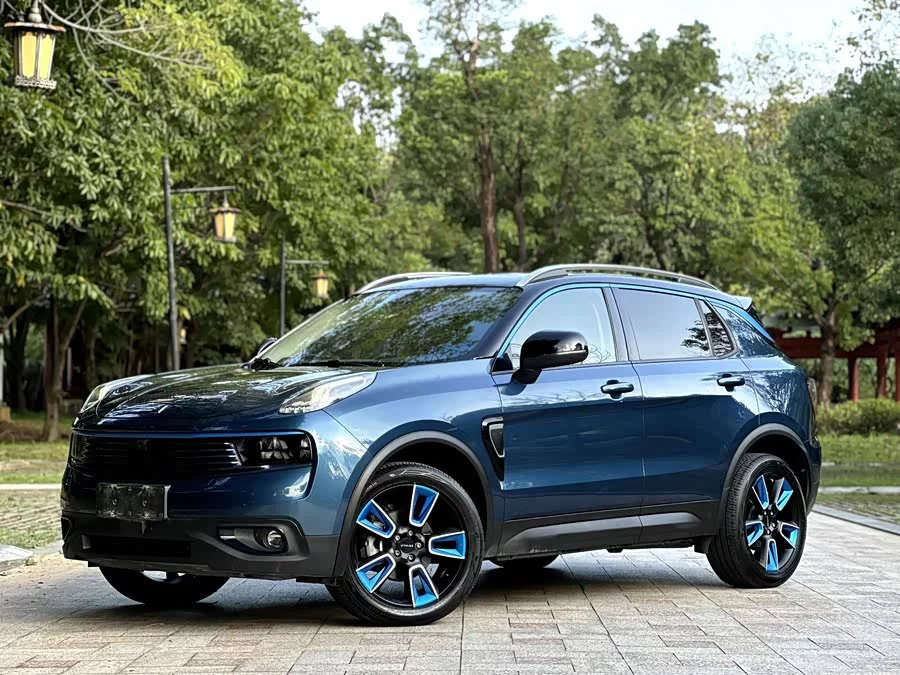 Lynk & Co 01