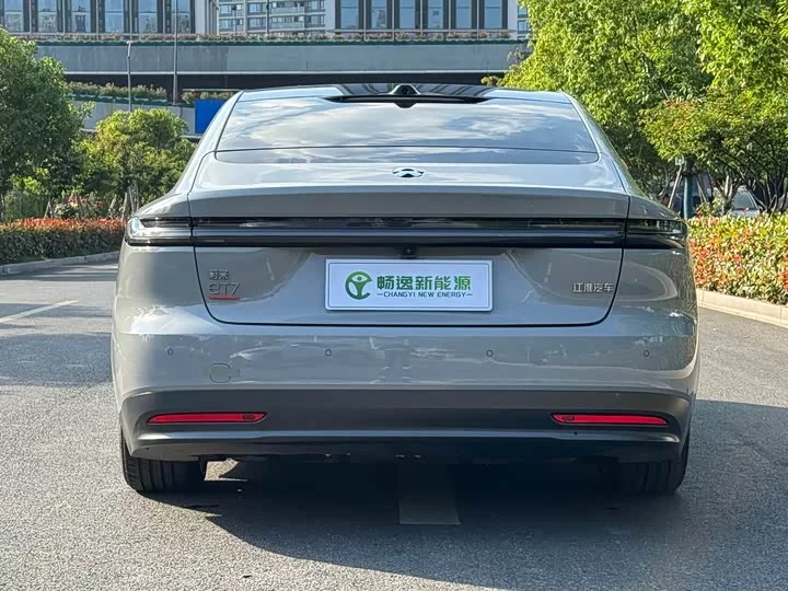 NIO ET7
