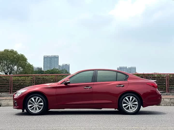 Infiniti Q50