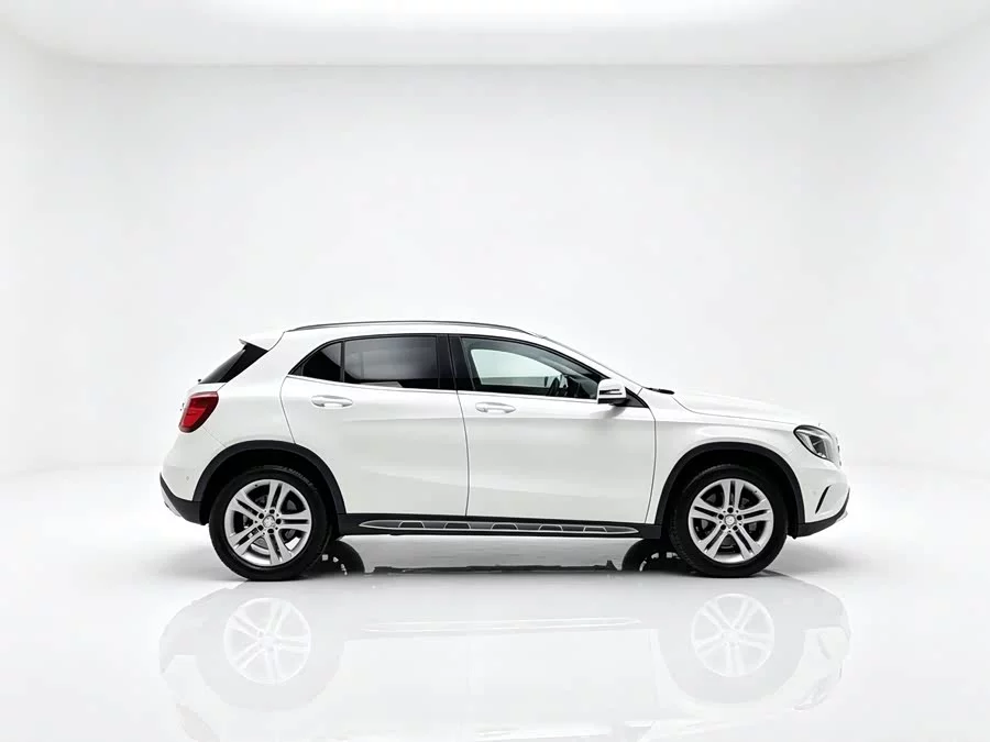 Mercedes Benz GLA