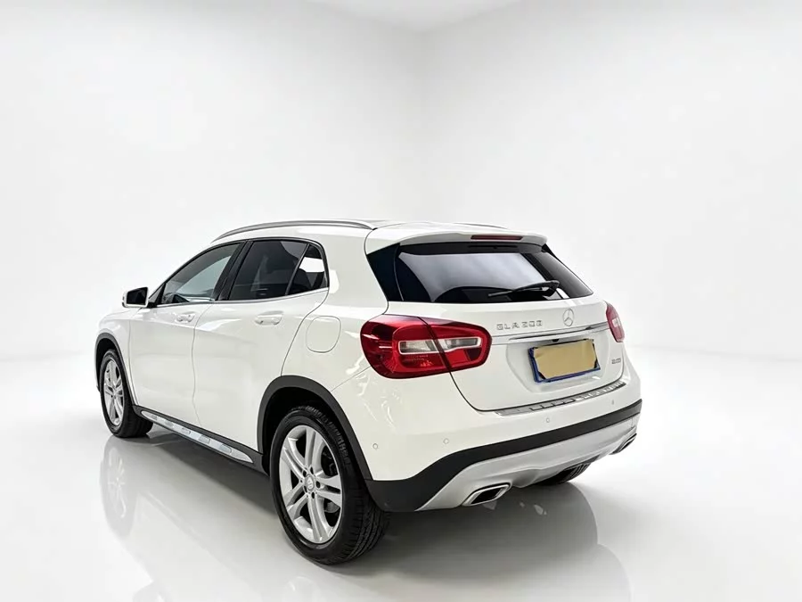 Mercedes Benz GLA