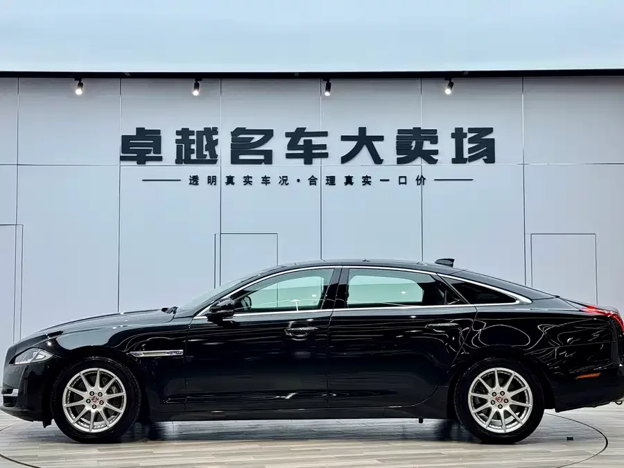 Jaguar XJ
