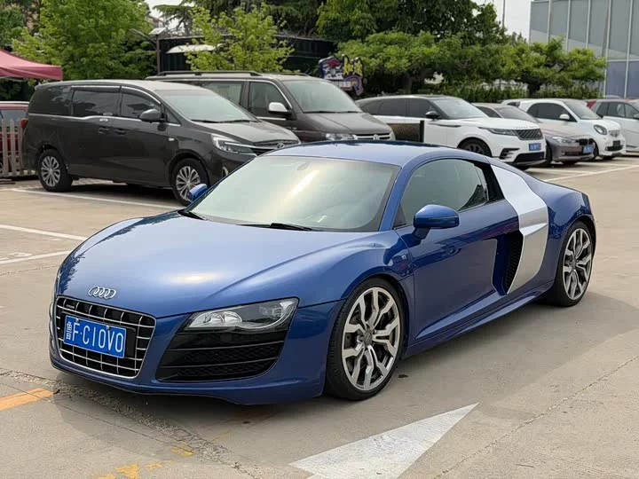 Audi R8