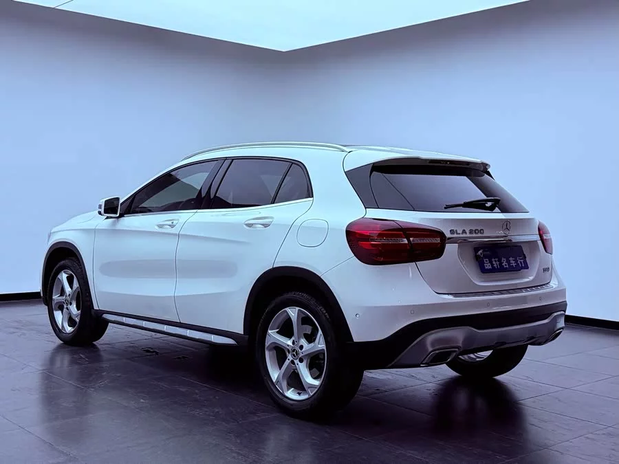 Mercedes Benz GLA