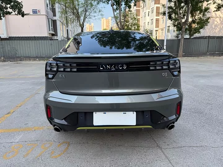 Lynk & Co 05