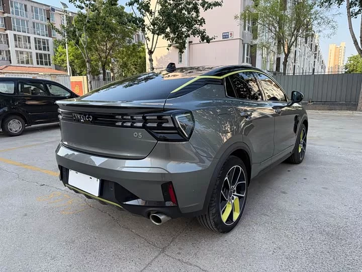 Lynk & Co 05