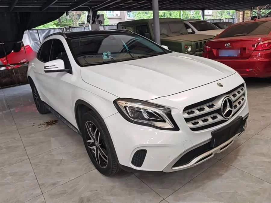 Mercedes Benz GLA