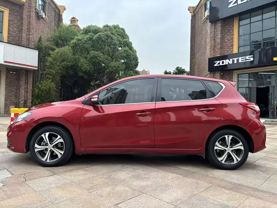 Nissan Tiida