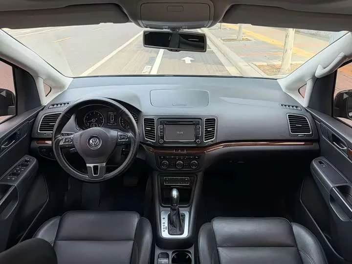 Volkswagen Sharon