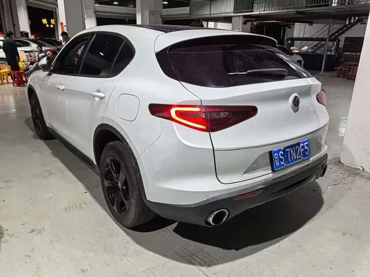 alfa romeo Stelvio