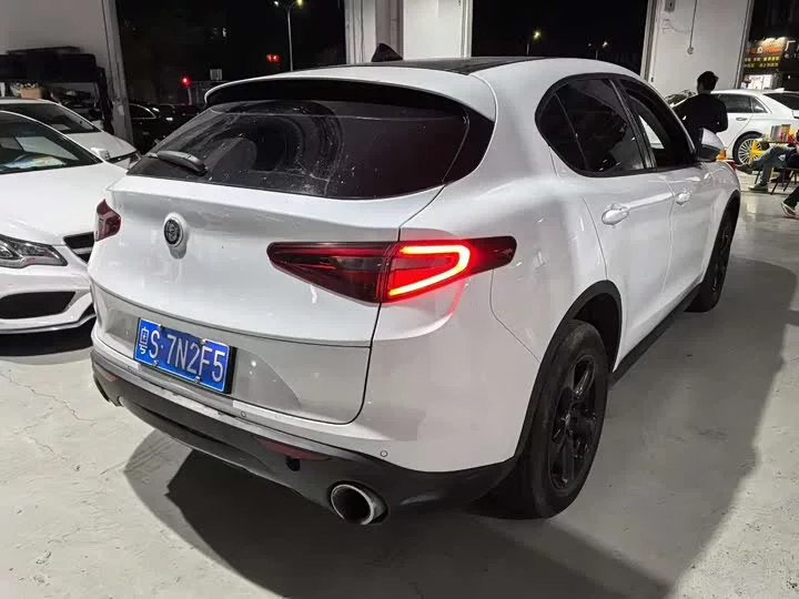 alfa romeo Stelvio