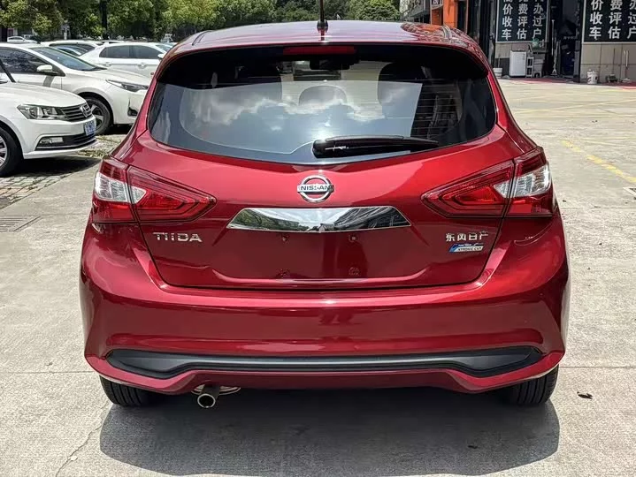 Nissan Tiida